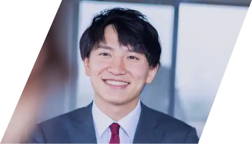採用担当の男性の写真